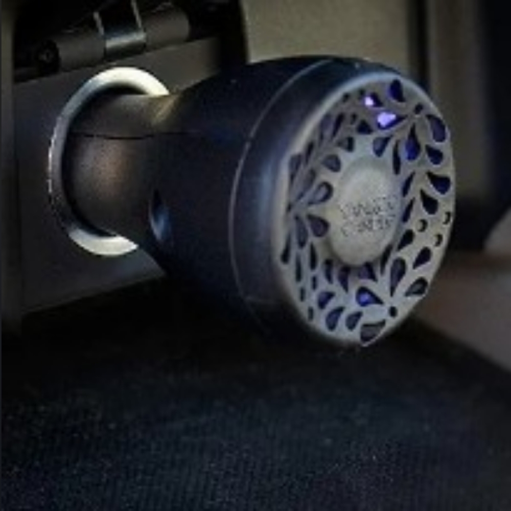 Yankee candle car air freshener only for car outlet. (no disc freshener)